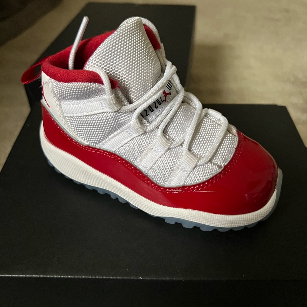 Air Jordan Retro 11 7C
